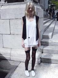 蕾丝边吊带丝袜美腿,蕾丝边吊带丝袜的时尚魅力