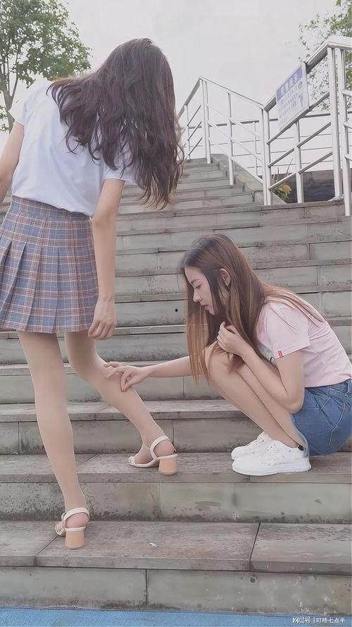 校园学生丝袜图片,青春校园的时尚演绎