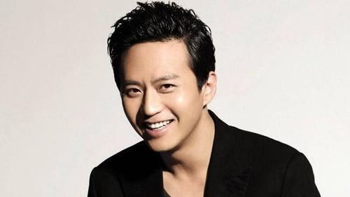 照片明星男,揭秘照片中的帅气明星男生