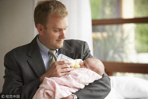 老公晚上吃奶照片